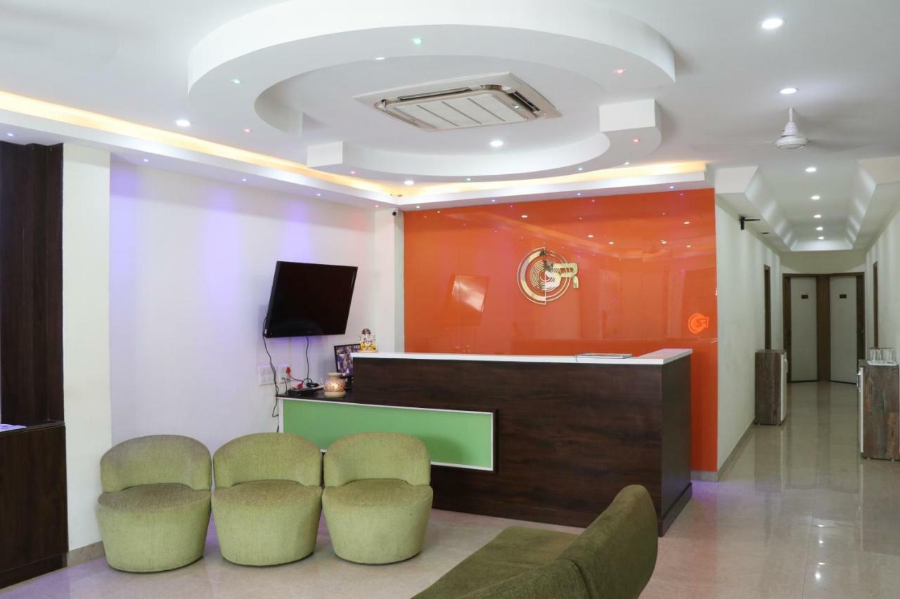 S.R. Residency Hotel Zirakpur Eksteriør billede